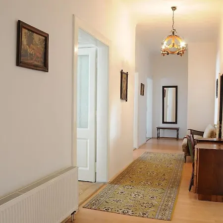 Large Sleeps Up To 10 M4a Appartement