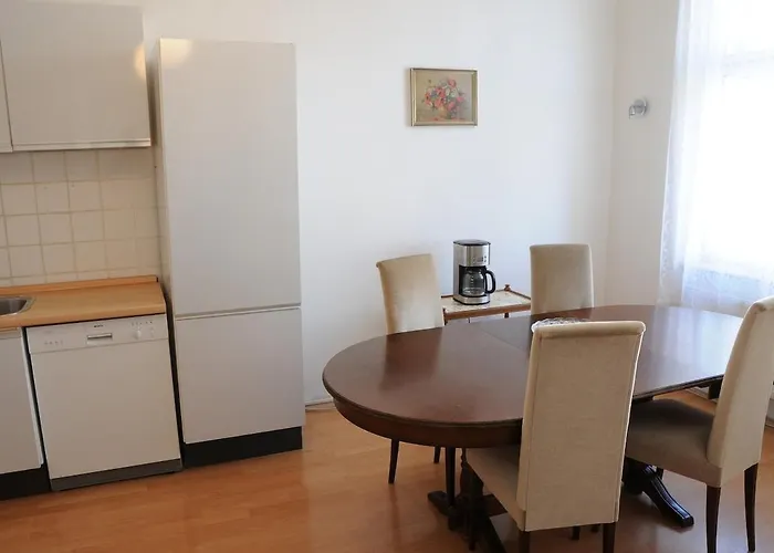 Large Sleeps Up To 10 M4a Appartement Prague