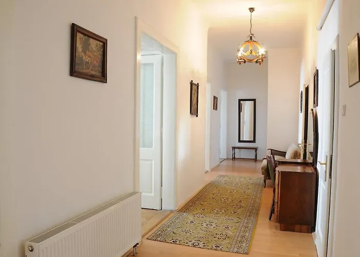 Large Sleeps Up To 10 M4a Appartement